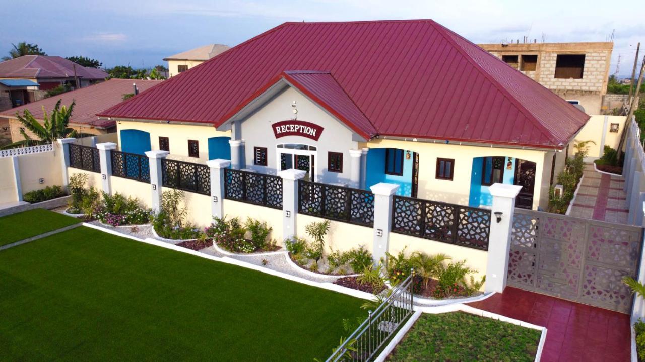 Bella Ella Hotel & Event Center Kasoa Exteriör bild